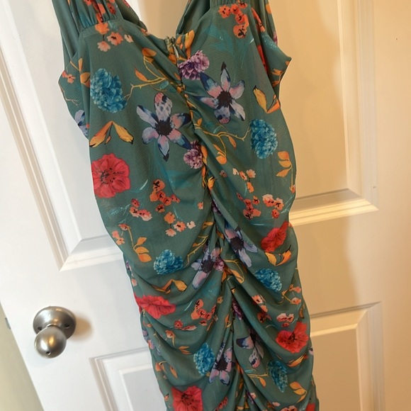 Dress - Picture 4 of 4